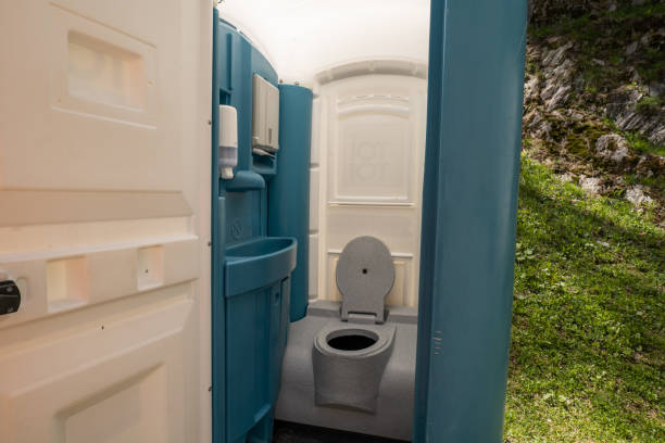 Best Portable restroom trailer rental  in Oakmont, PA